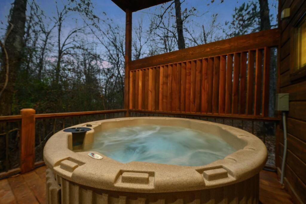Diamond Cabin W/ Jet Shower & Secluded Back Deck! Broken Bow Bagian luar foto